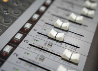 Udio remove downloads de música após acordo de direitos autorais