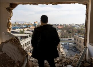 Жизнь под огнём: Внутри Ирана, когда война входит в свою четвёртую неделю