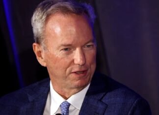 Siswa UA mematikan Eric Schmidt