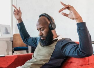 Singkirkan Defaultnya. Sesuaikan Headphone Anda.