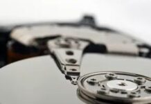 Чому жорсткі диски виходять з ладу: розуміння механічних та логічних помилок